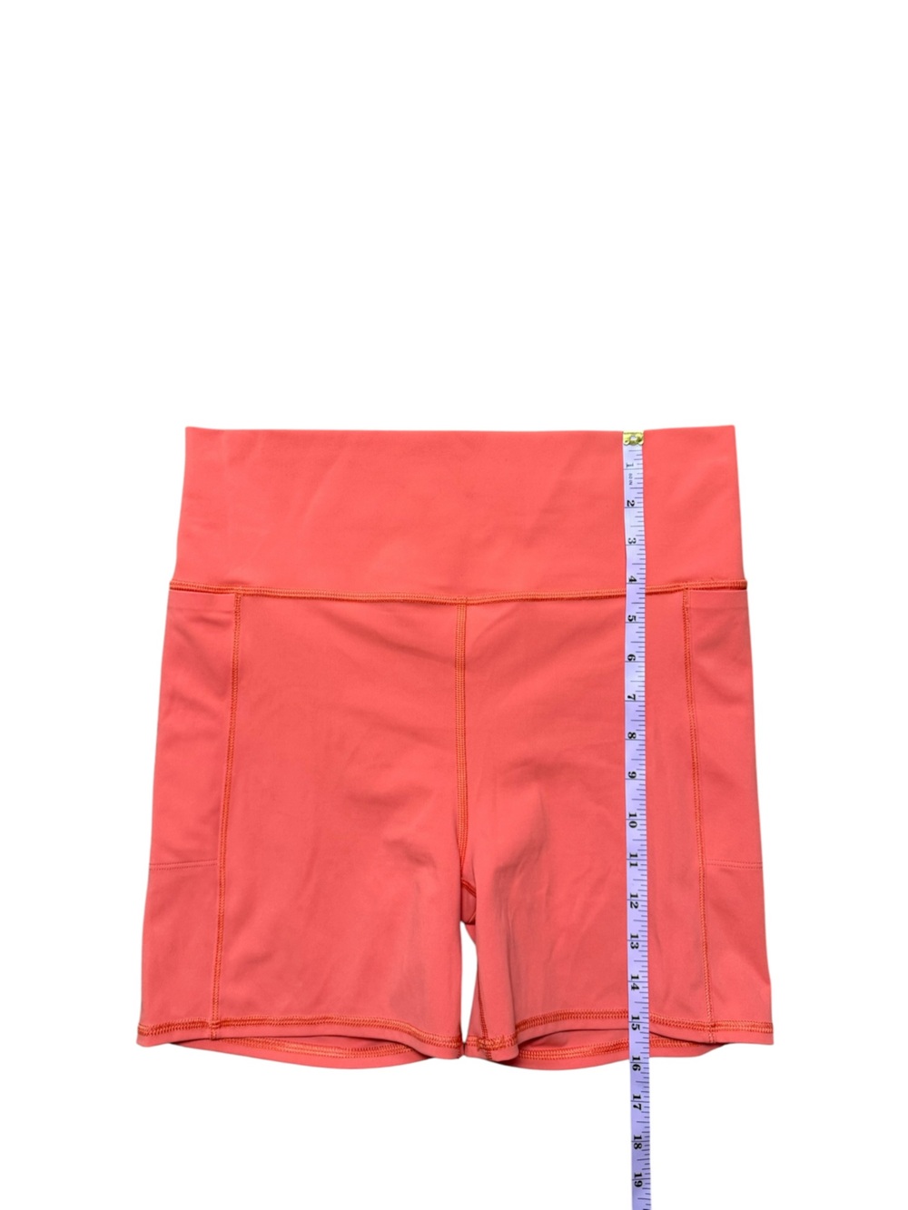 Vuori Coral Studio Pocket Shorts Size Large - Picture 4 of 6